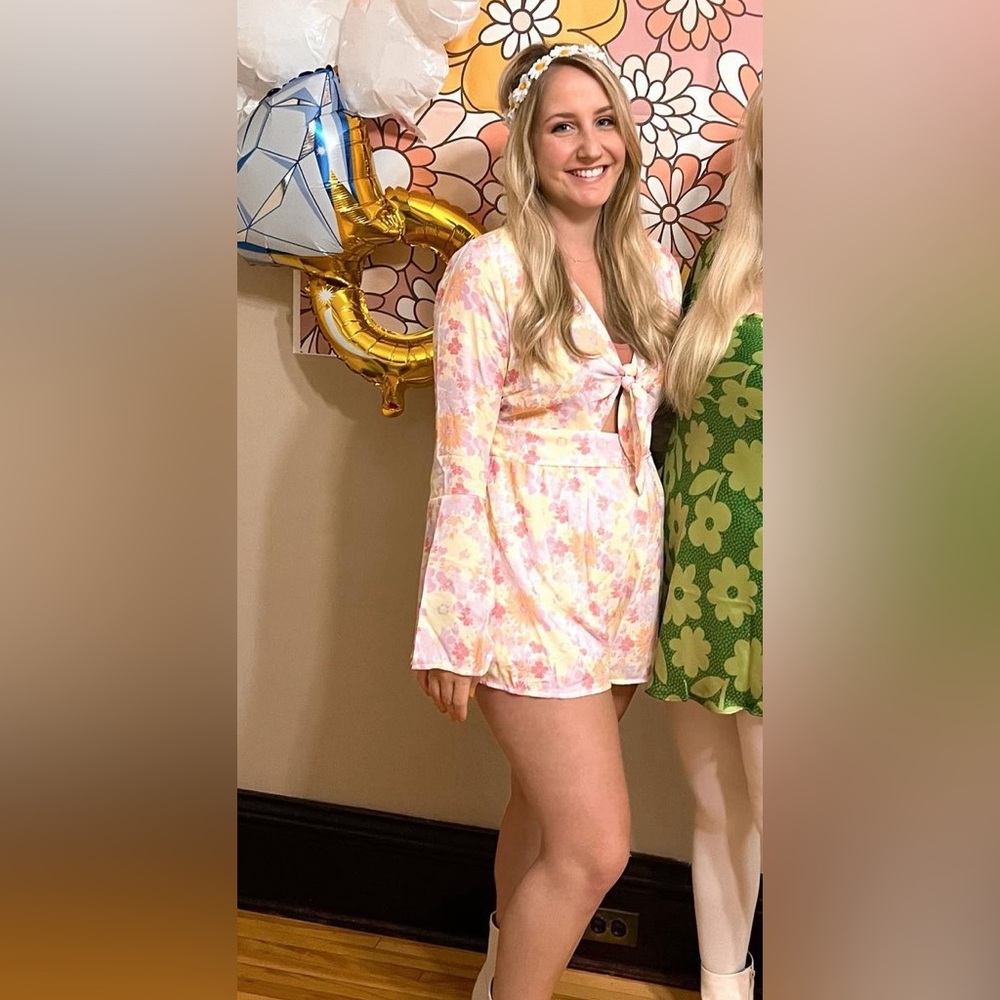 Pink Lily Front-Tie Floral Romper Size Medium